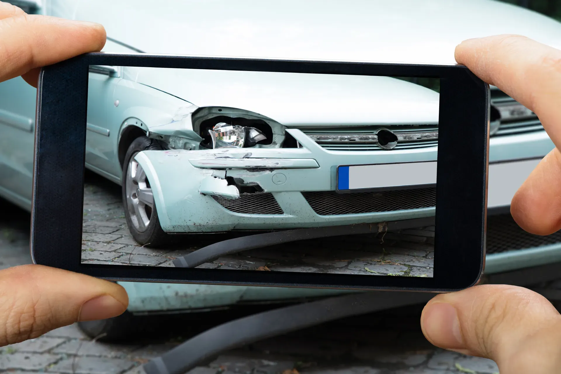 damage-car-owner-take-picture damage-car-owner-take-picture
